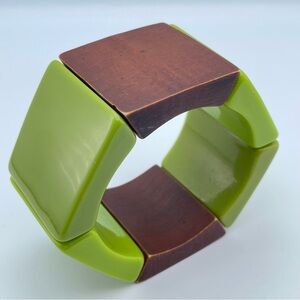 Modern Artisan Green & Wood Chunky Geometric Stretch Bracelet